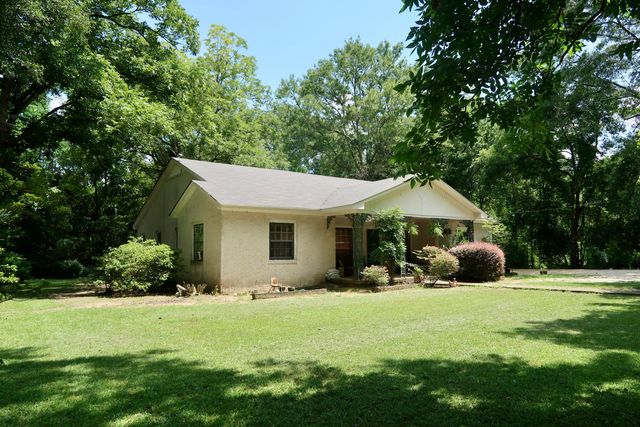 2340 Mt Carmel Ave., Prentiss, MS 39474