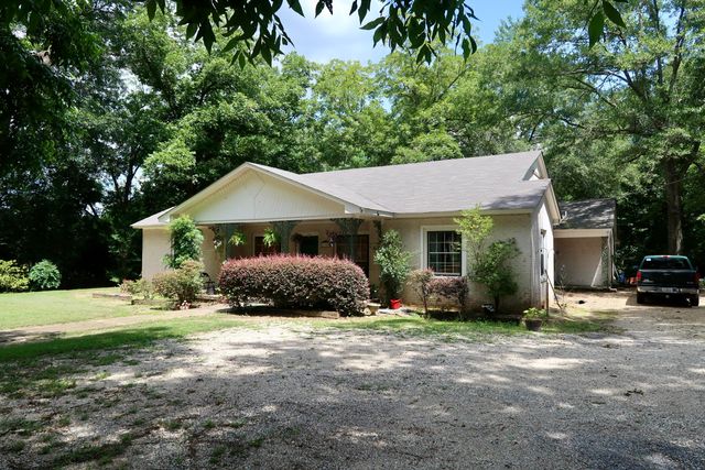 2340 Mt Carmel Ave., Prentiss, MS 39474