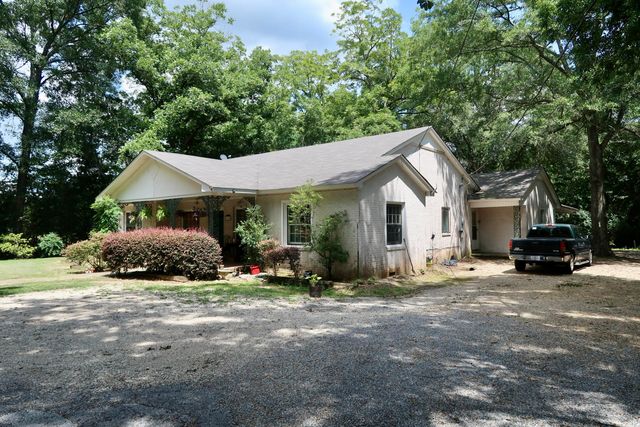 2340 Mt Carmel Ave., Prentiss, MS 39474