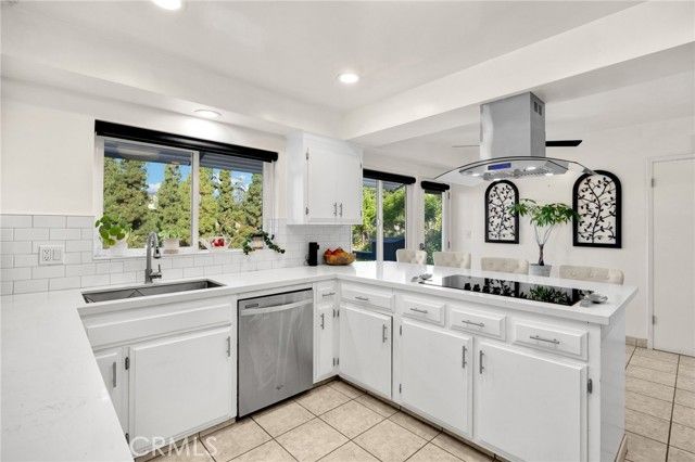 6769 Hillside, Whittier, CA 90602