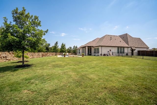 10801 Sycamore Falls Drive, Flower Mound, TX 76226