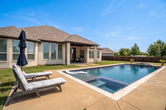 10801 Sycamore Falls Drive, Flower Mound, TX 76226