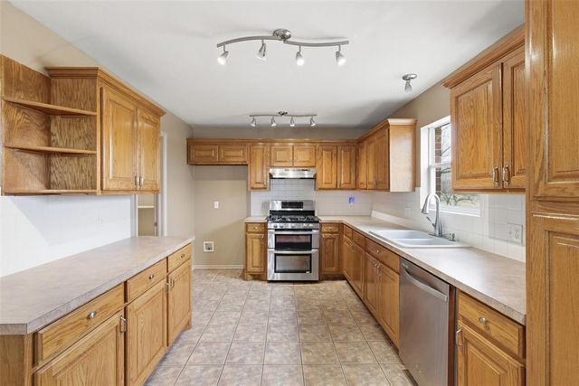 6911 Springer Run, Edmond, OK 73012