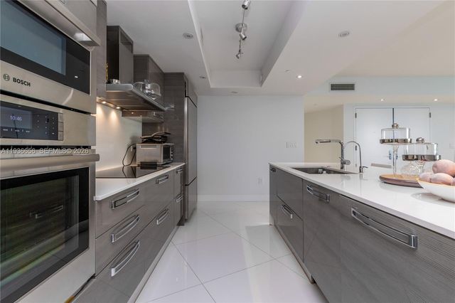 17201 Collins Ave 1807, Sunny Isles Beach, FL 33160