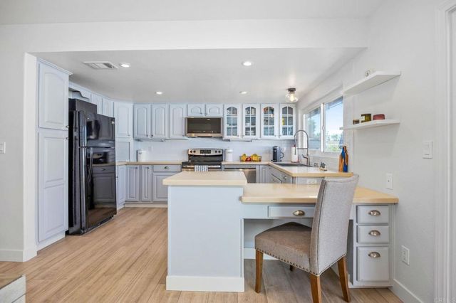 1412 La Habra, San Marcos, CA 92078