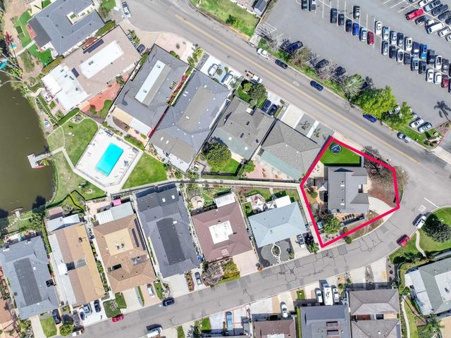 1412 La Habra, San Marcos, CA 92078