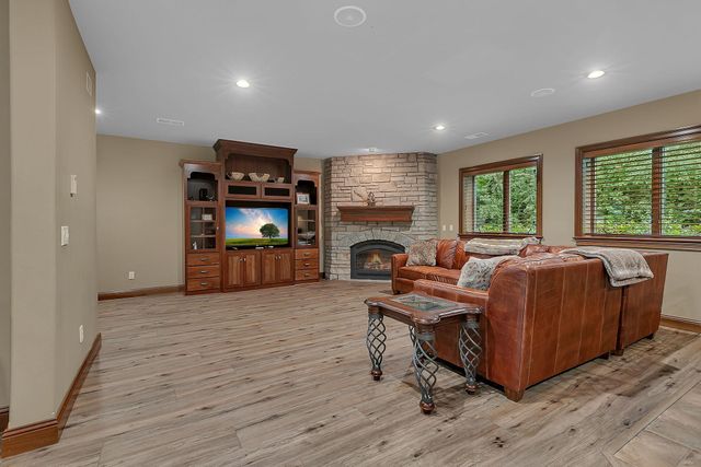 90 27th Street N, Sartell, MN 56377