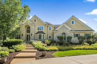 90 27th Street N, Sartell, MN 56377