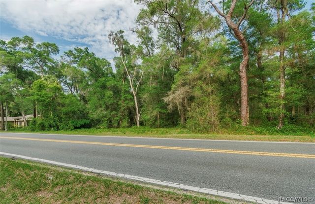 12205 N Elkcam Boulevard, Dunnellon, FL 34433
