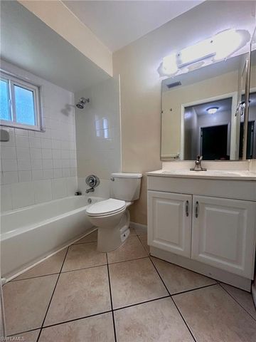 1232 SE 8th ST 4, Cape Coral, FL 33990