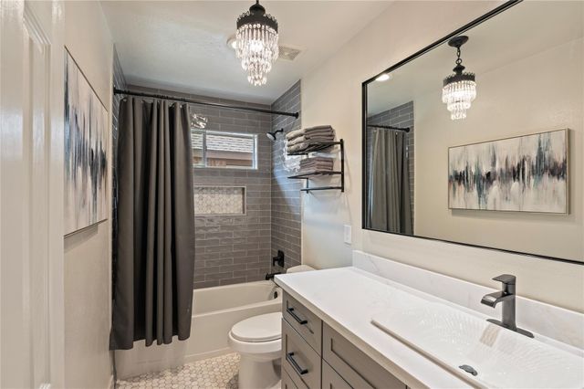 2217 Daroca Drive, League City, TX 77573