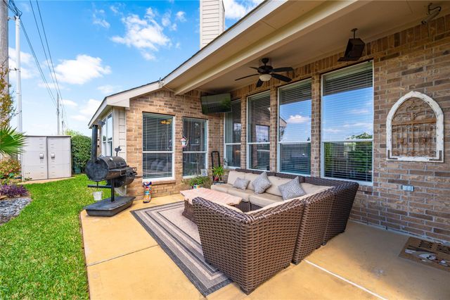 2217 Daroca Drive, League City, TX 77573