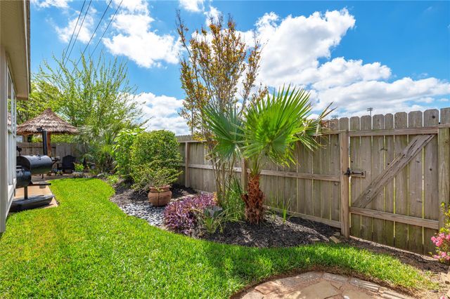 2217 Daroca Drive, League City, TX 77573