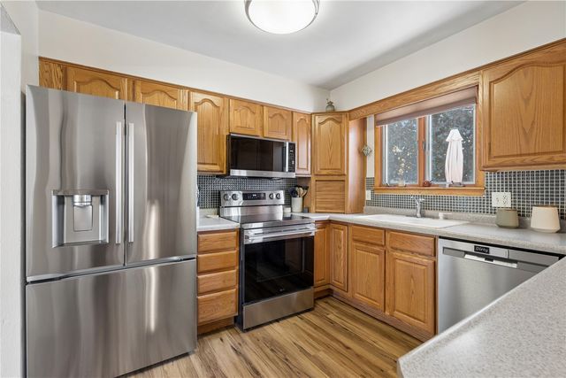 1565 McGowan Boulevard, Marion, IA 52302