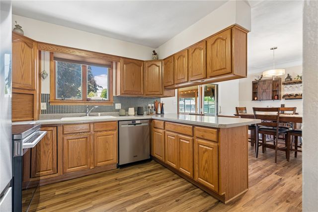 1565 McGowan Boulevard, Marion, IA 52302