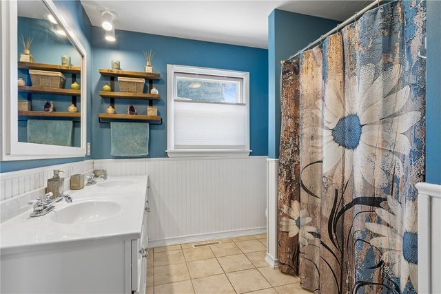 1565 McGowan Boulevard, Marion, IA 52302