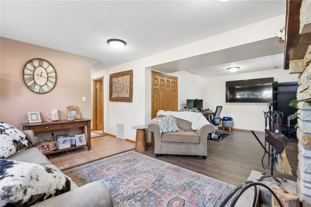 1565 McGowan Boulevard, Marion, IA 52302