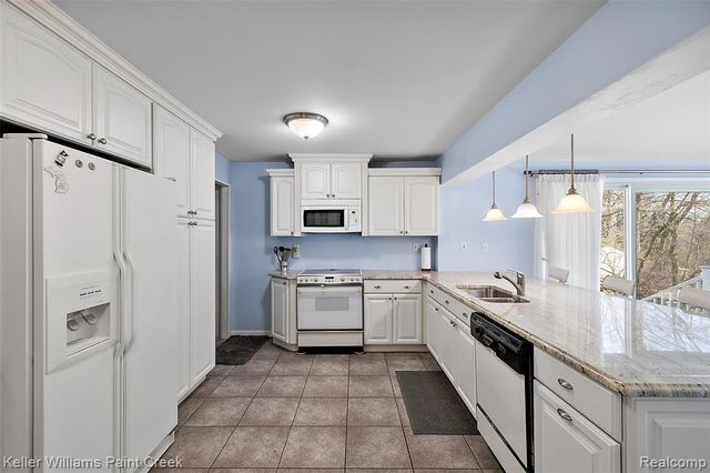 804 E Avon Road, Rochester Hills, MI 48307