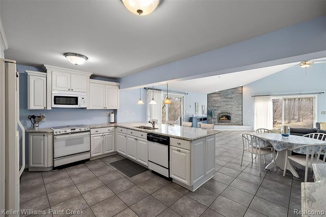 804 E Avon Road, Rochester Hills, MI 48307