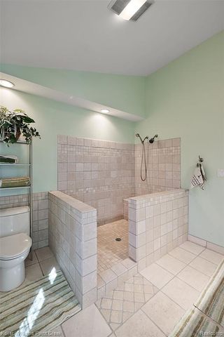 804 E Avon Road, Rochester Hills, MI 48307