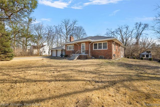 804 E Avon Road, Rochester Hills, MI 48307