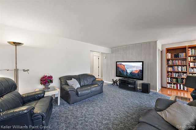 804 E Avon Road, Rochester Hills, MI 48307