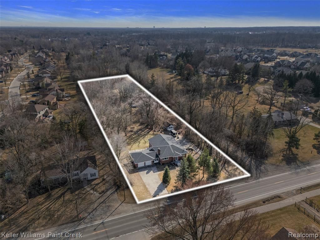 804 E Avon Road, Rochester Hills, MI 48307