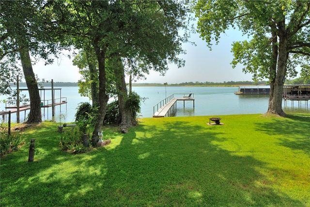 130 Marina View Court, Weatherford, TX 76087