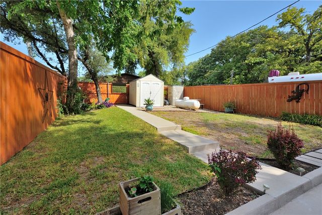 130 Marina View Court, Weatherford, TX 76087