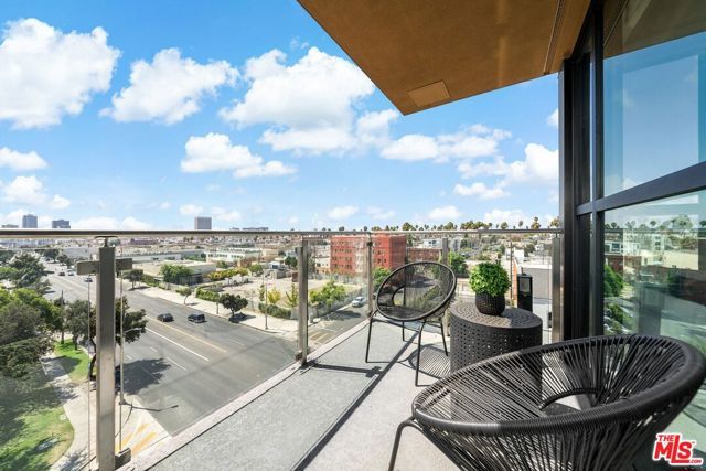 200 N Vermont Avenue 204, Los Angeles, CA 90004