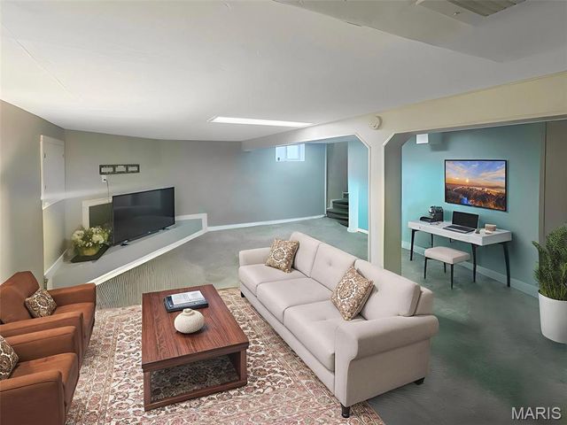 2806 Mohattan Lane, St Louis, MO 63125