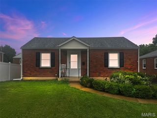 2806 Mohattan Lane, St Louis, MO 63125
