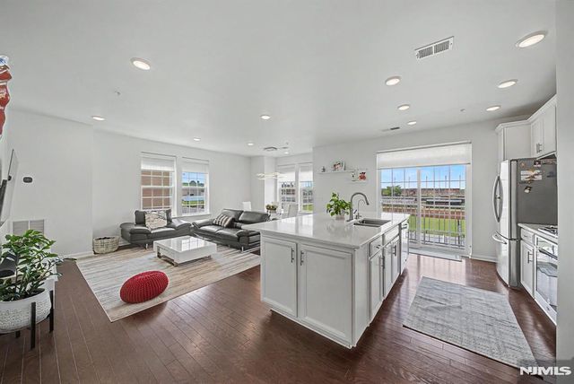 161 Wesmont Drive 4113, Wood Ridge, NJ 07075