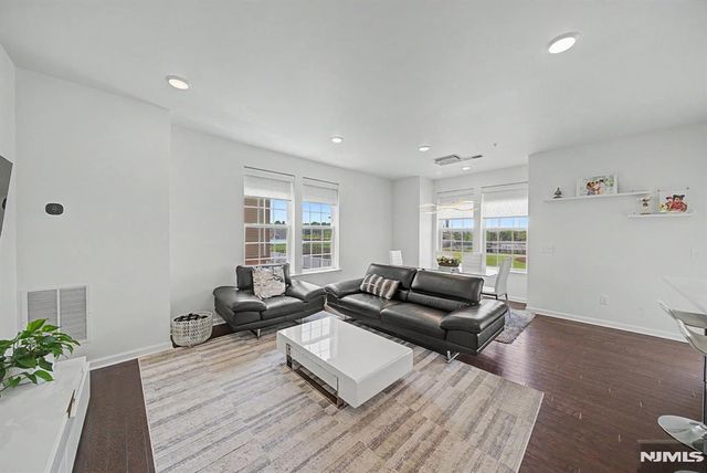 161 Wesmont Drive 4113, Wood Ridge, NJ 07075