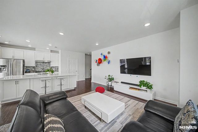 161 Wesmont Drive 4113, Wood Ridge, NJ 07075