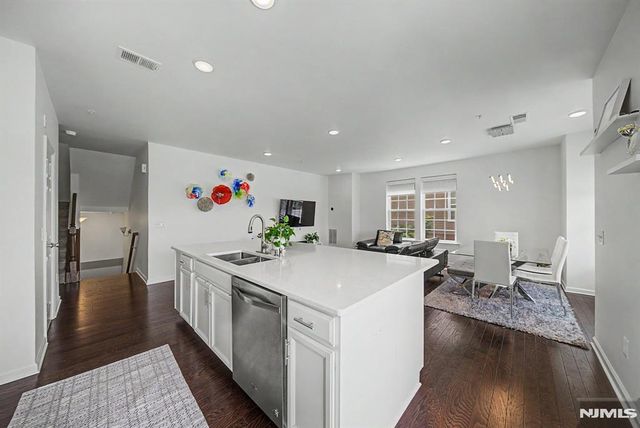 161 Wesmont Drive 4113, Wood Ridge, NJ 07075