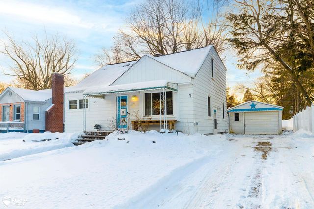 330 S Roslyn Road, Waterford, MI 48328