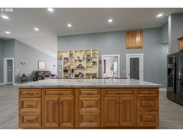 87829 TWO MILE Ln, Bandon, OR 97411