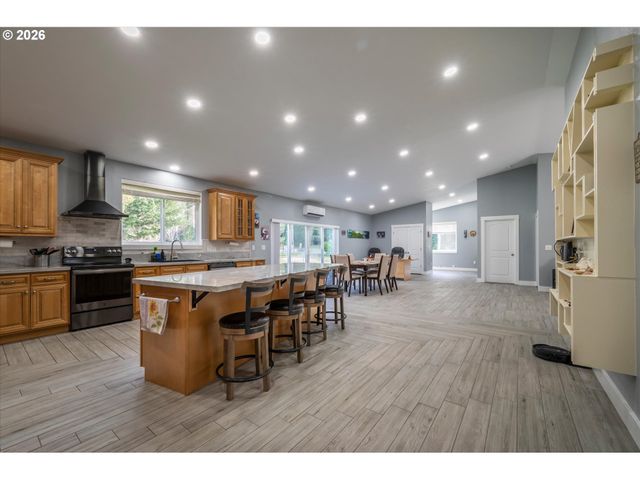 87829 TWO MILE Ln, Bandon, OR 97411