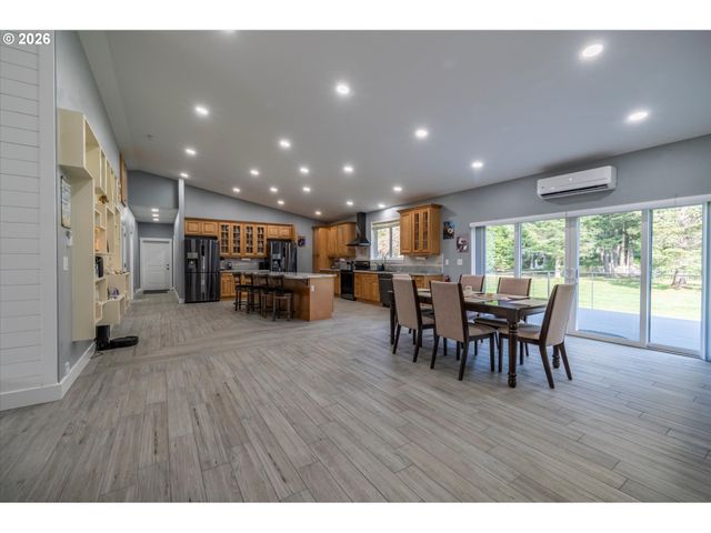 87829 TWO MILE Ln, Bandon, OR 97411