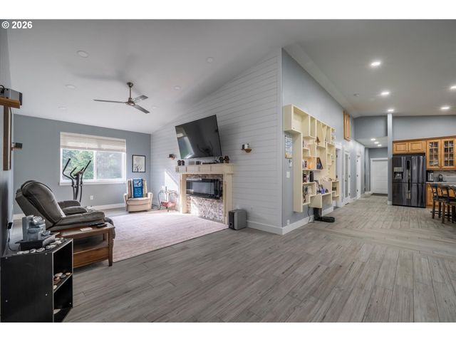 87829 TWO MILE Ln, Bandon, OR 97411