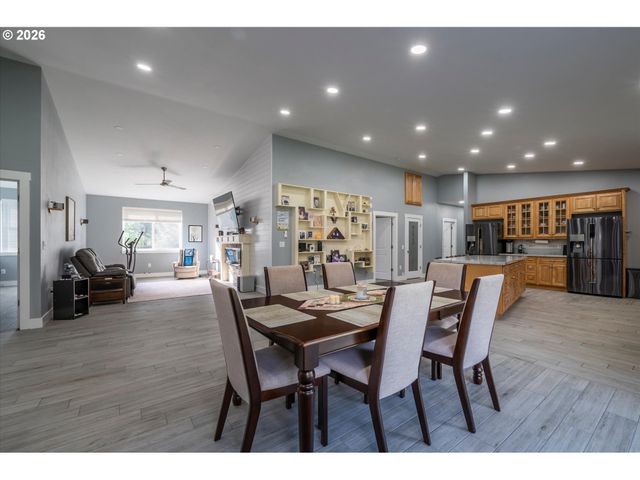 87829 TWO MILE Ln, Bandon, OR 97411