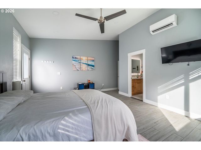 87829 TWO MILE Ln, Bandon, OR 97411