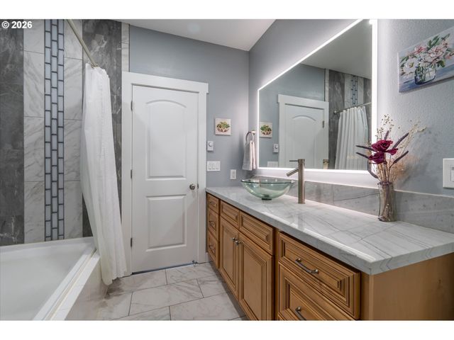 87829 TWO MILE Ln, Bandon, OR 97411