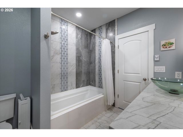 87829 TWO MILE Ln, Bandon, OR 97411