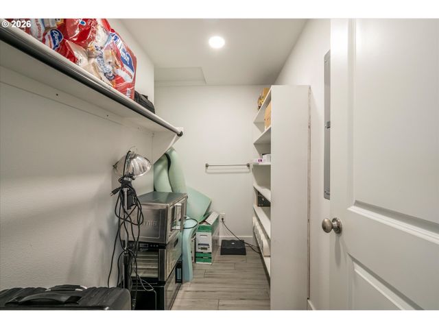 87829 TWO MILE Ln, Bandon, OR 97411