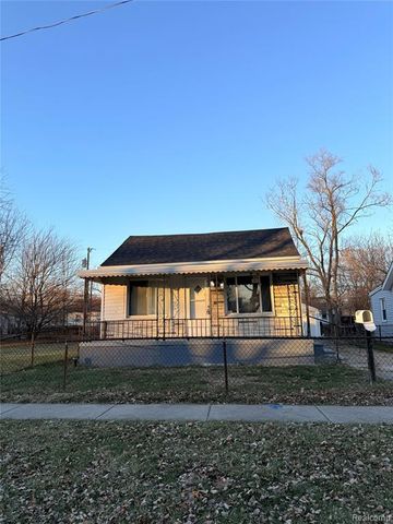 7027 Chalmers Avenue, Warren, MI 48091