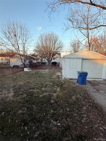 7027 Chalmers Avenue, Warren, MI 48091