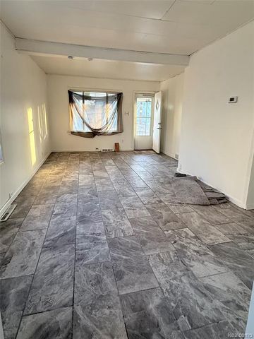 7027 Chalmers Avenue, Warren, MI 48091