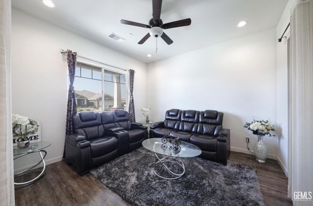 16002 Canterbury Court, Bakersfield, CA 93314